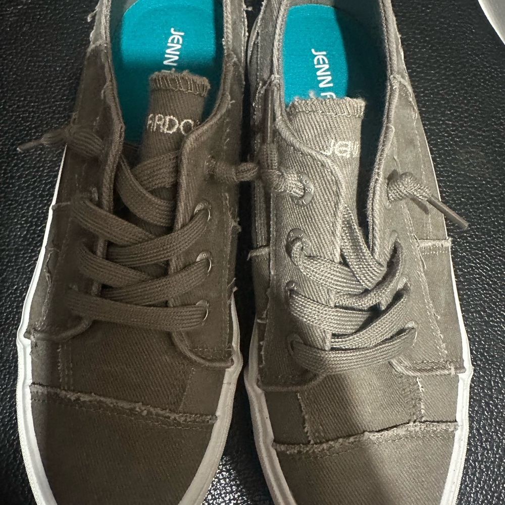 Jenn Ardor Gray Minimalist Sneakers WOMENS 8.5 - Picture 2 of 4